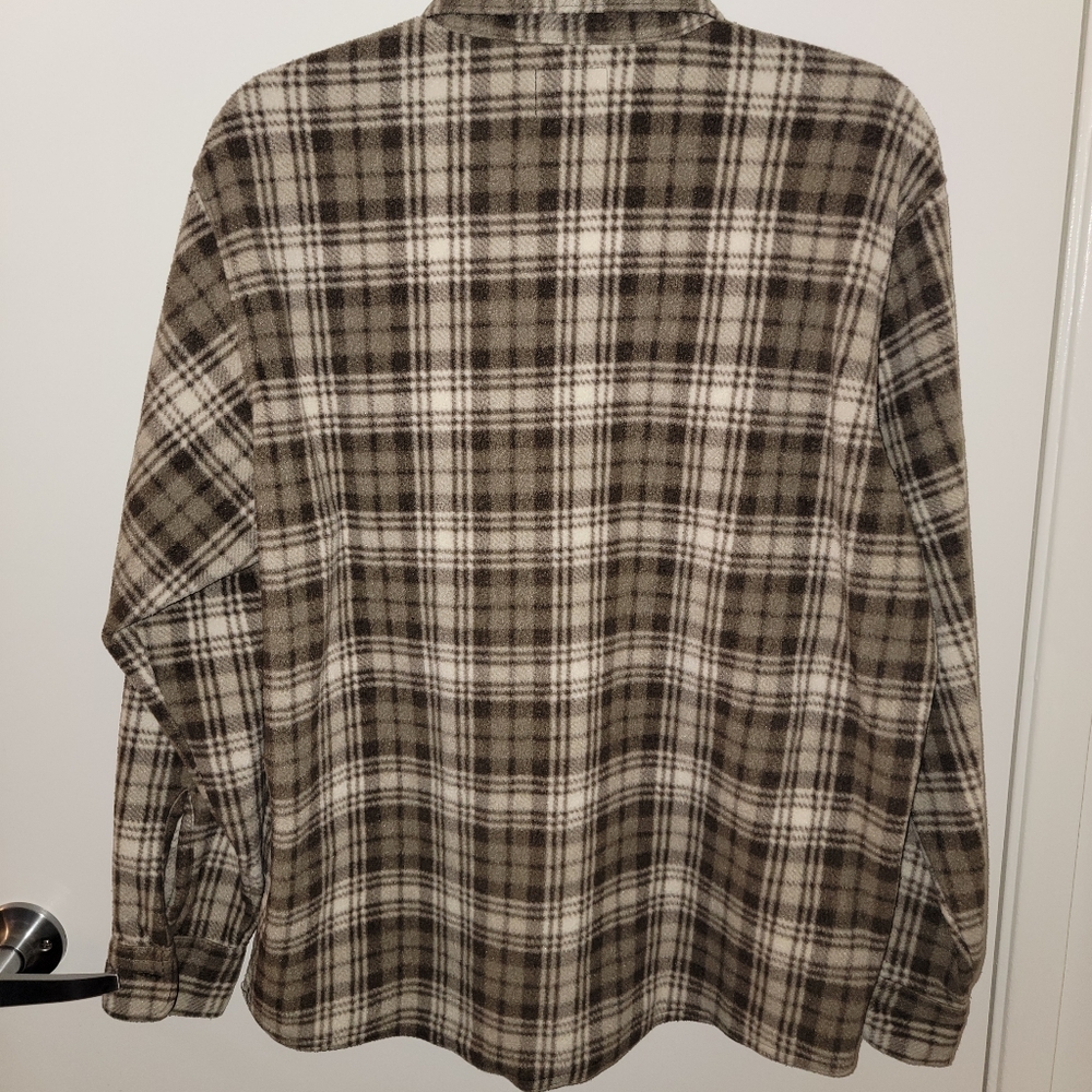 Button up - Picture 2 of 3